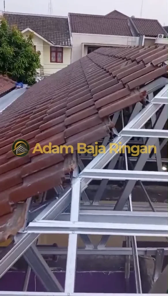 jasa tukang pasang atap baja ringan dan renovasi atap rumah - adambajaringan 1114 jasa tukang pasang atap baja ringan dan renovasi atap rumah - adambajaringan 1114